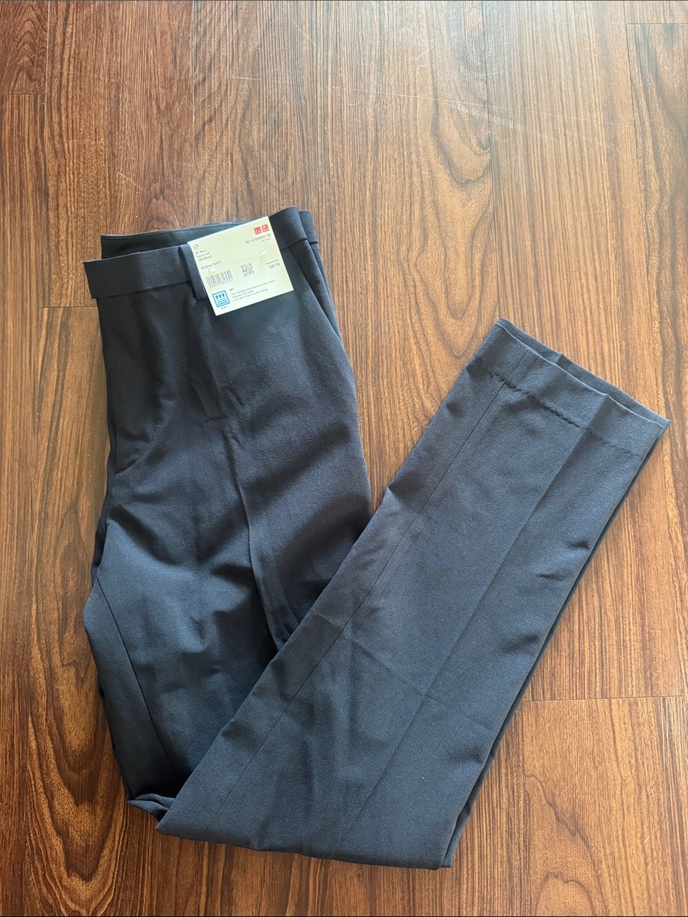 Uniqlo Men’s Dark Navy Straight Dress Pants